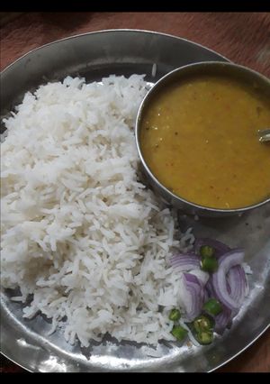 A picture of Arhar dal Chawal.