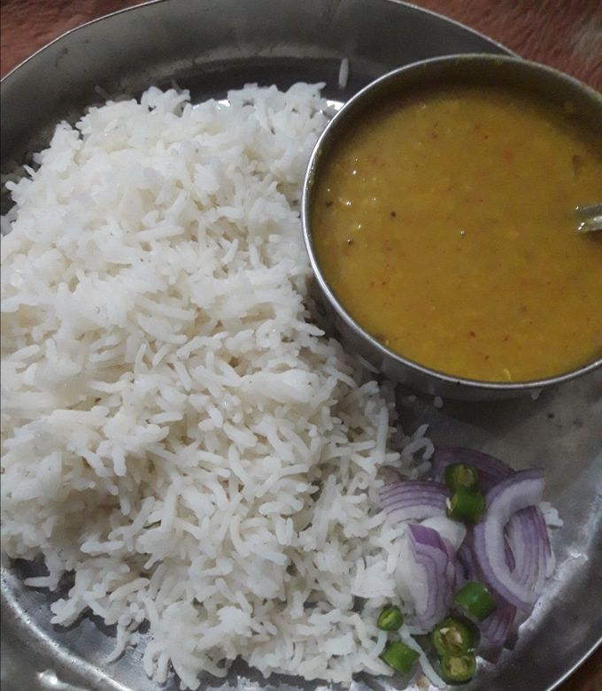 A picture of Arhar dal Chawal.