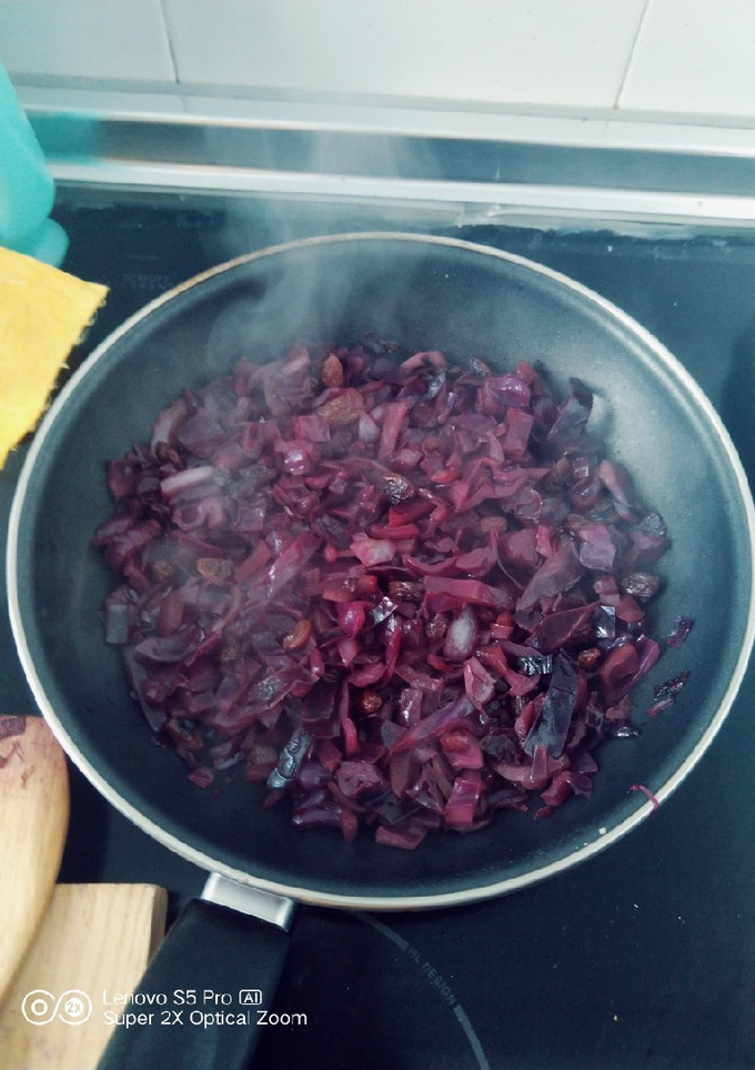 Una foto de Lombarda con vino tinto. Receta vegana, fácil y muy rica 🤗