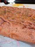 Focaccia rosa profumata al timo