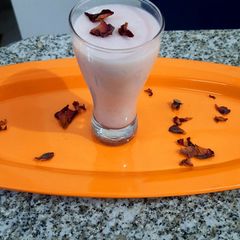 A picture of Rose milk.