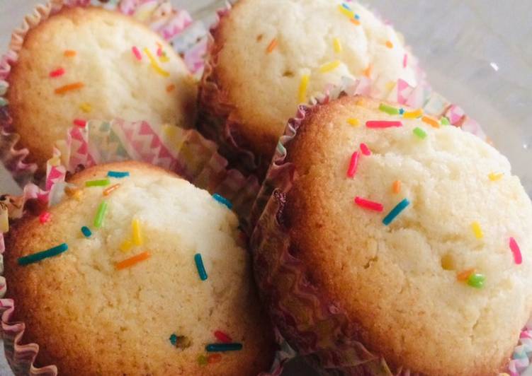 Easiest Way to Make Any-night-of-the-week Vanilla cup cakes