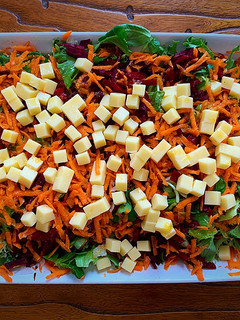 Una foto de Ensalada de remolacha y queso