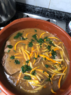 Una foto de 31. Piccara al limone con basilico (principal carne)