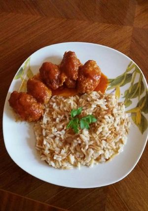 A picture of Smyrna-Style Soutzoukakia with Politiko Atzem Pilaf.