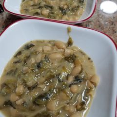 A picture of Escarole and Beans.
