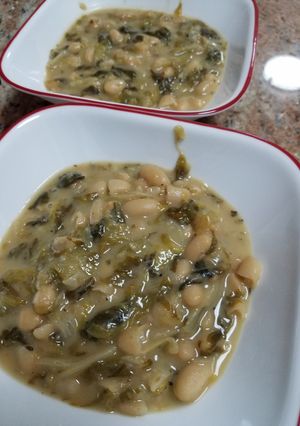A picture of Escarole and Beans.