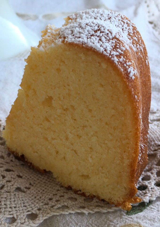 Una foto de Bizcocho de ricotta y limón