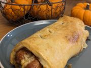A picture of hotdog rolls