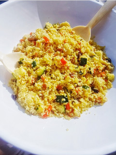 Una foto de Cous cous de vegetales y frutos secos 🇲🇦