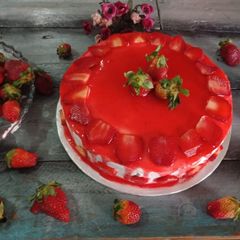 A picture of Strawberry 🍓 Cake.
