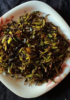 লাউয়ের খোসার ছেচকি(Lauer khosar checki recipe in Bengali) রেসিপির প্রধান ছবি