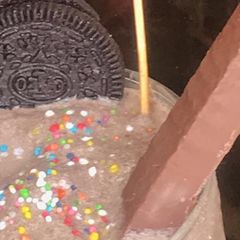 A picture of Oreo Bubble Shake.