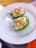 Aguacate relleno de salmón