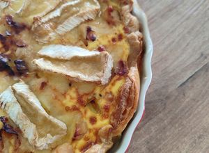 Une photo de Tarte lardons, poireaux & camembert