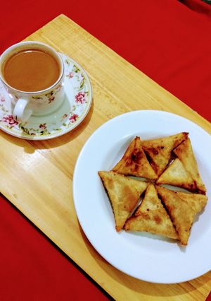 A picture of Qeema samosa.