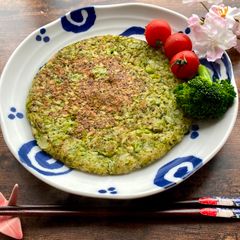 A picture of Broccoli and Potato Cake.