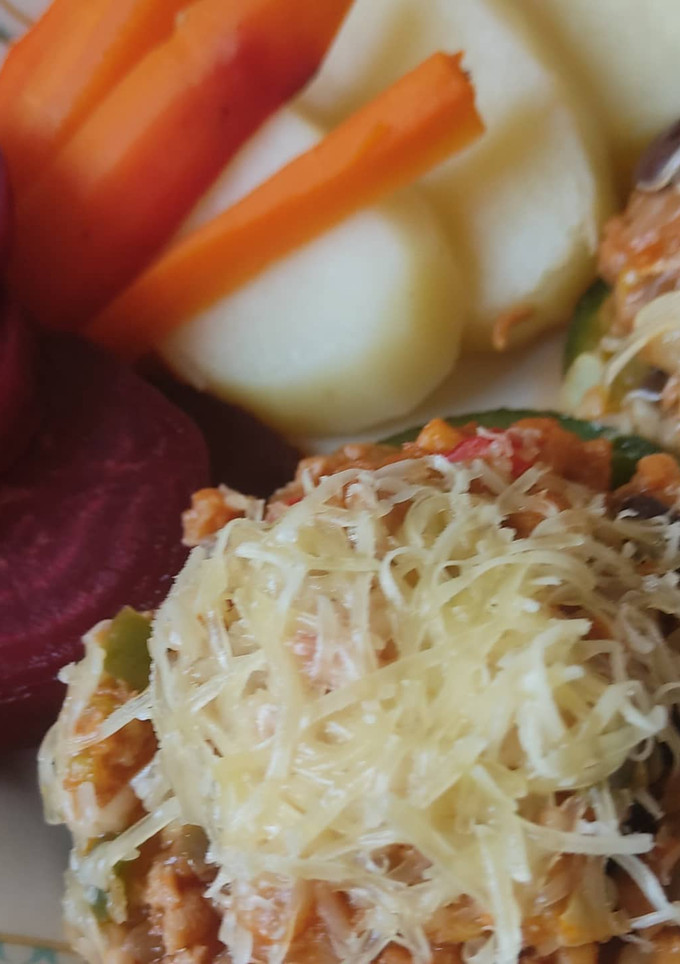 Una foto de Zapallitos rellenos de proteína de soja con verdura (vegano)