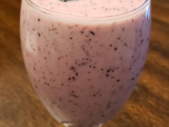 Easy Way Prepare Berry Banana Smoothie the Can Spoil the Tongue You can take Joss in your mouth