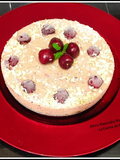 Una foto de Tarta helada de cerezas