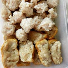 Chicken Meat Balls (Bakso Ayam) and Chicken Tofu (Tahu Bakso) A picture of Chicken Meat Balls (Bakso Ayam) and Chicken Tofu (Tahu Bakso).