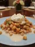 Garbanzos de bote salteados con Tomate, Lechuga y Burrata