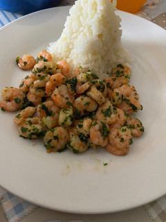 Una foto de Camarones al ajillo 🍤