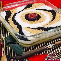 A picture of Whosayna’s Carpet Pudding with Cake as Base.