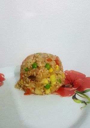 Una foto de Arroz chino vegetariano/vegano