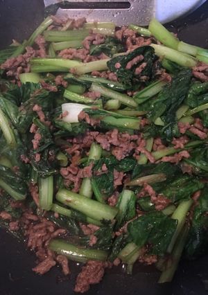 【快速拌飯菜】小松菜炒碎肉 的食譜成品照片