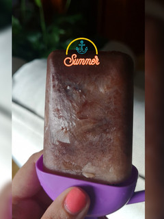 Una foto de Helado casero de Nesquik 🍫 y trocitos de choco