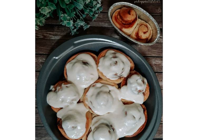 Cinnamon Roll with Cheese Filling