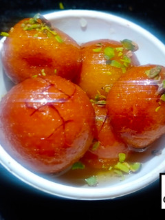 गुलाब जामुन (Gulab jamun recipe in hindi) रेसिपी मुख्य फोटो