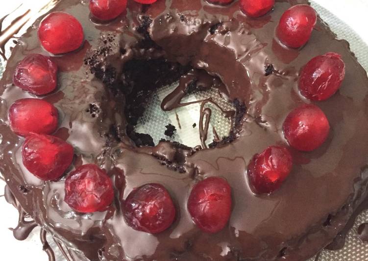 Langkah membuat Birthday cake – chocolate cherry 🎂🍒 nikmat