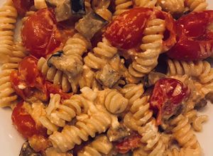 Foto di Fusilli melanzane, feta e pomodorini