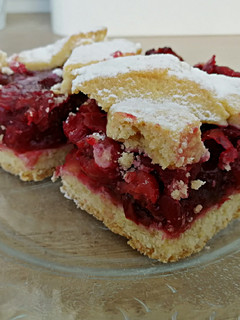 Meggyes rácsos recept fotója