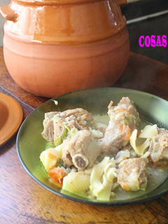 Una foto de Costillas con pasta
