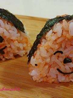 日式鮭魚鬆飯糰 的食譜成品照片