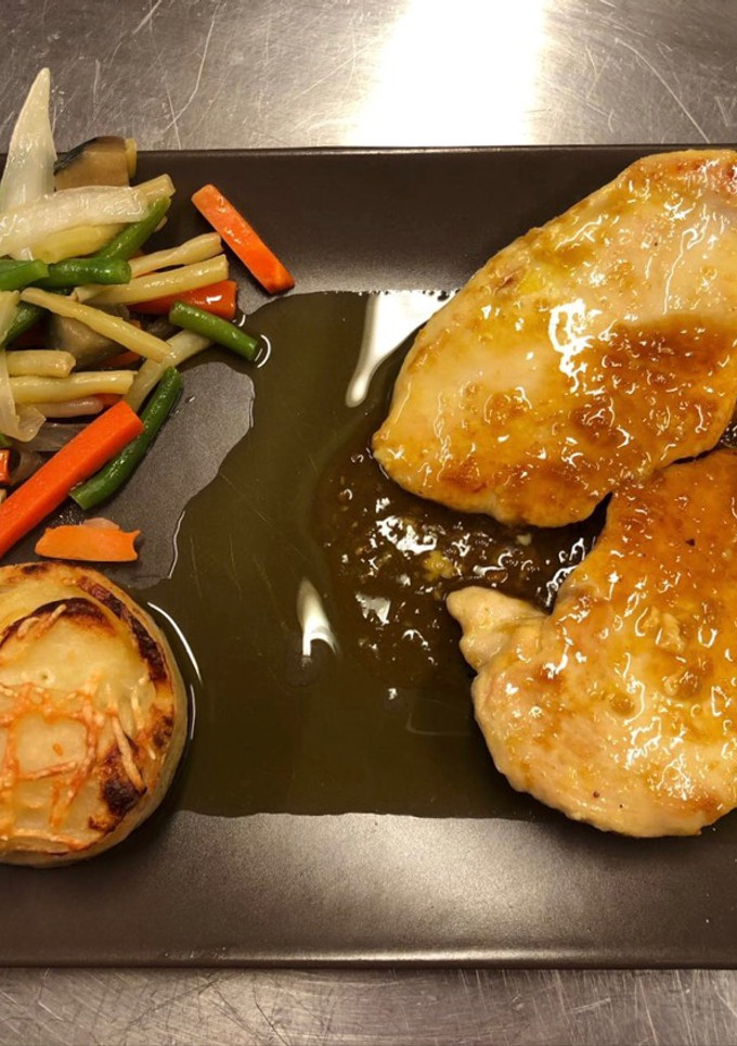 Una foto de Pollo a la mostaza miel