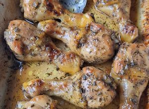 Une photo de Pilons de poulet miel-citron-thym laqués et fondants