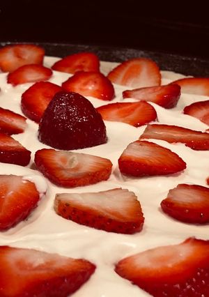 Una foto de Tarta de frutillas... Fácil y rica