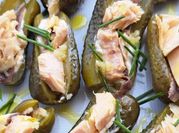 Una foto de pepinillo rellenos de españa