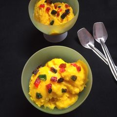 A picture of Creamy mango ice cream.