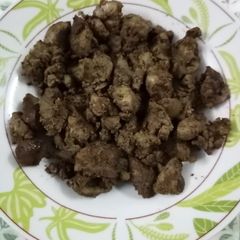A picture of Tawa kaleji (chicken).