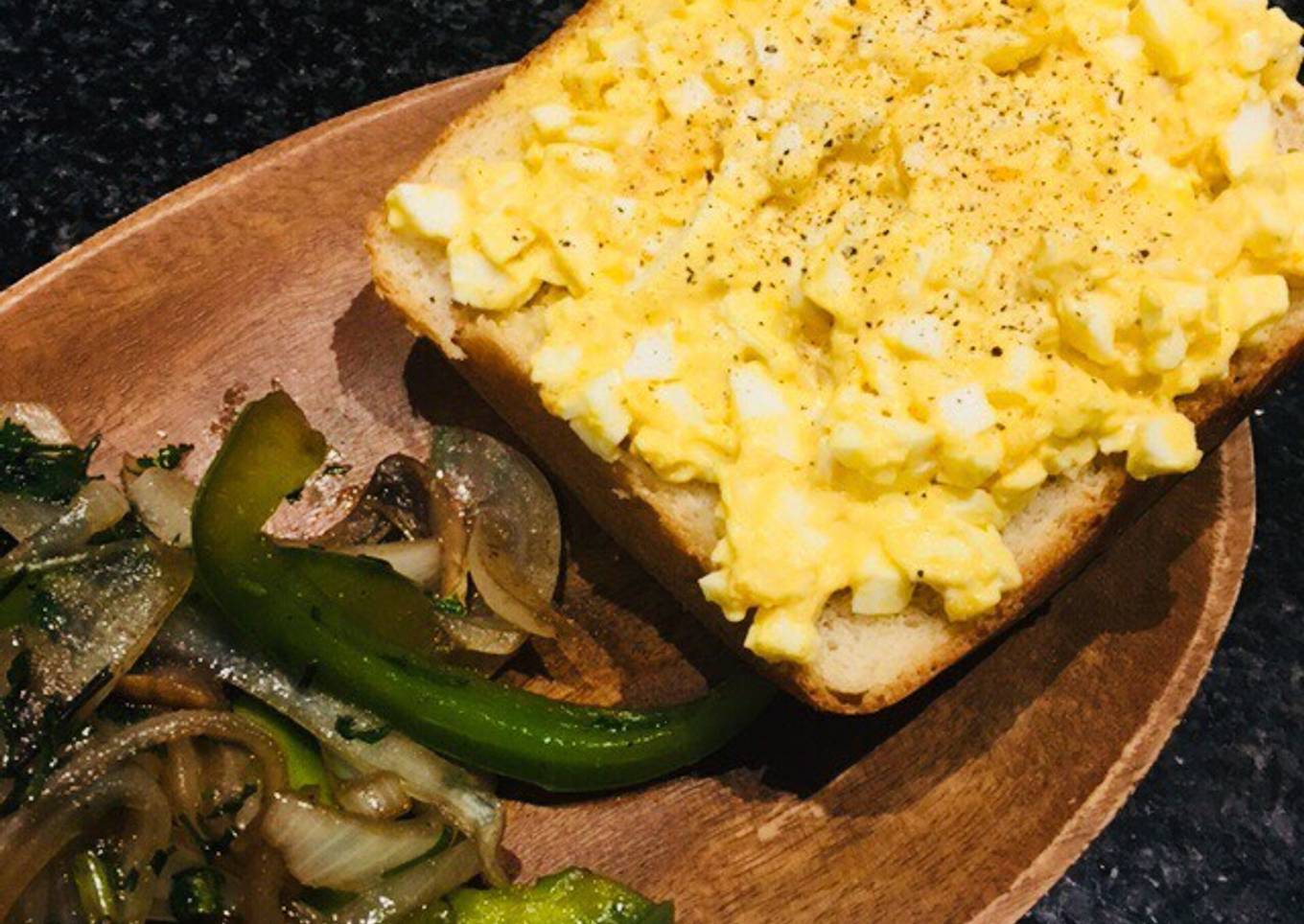 Egg sandwich
