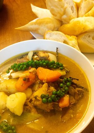 Hình của món Gà nấu pate và tiêu xanh.