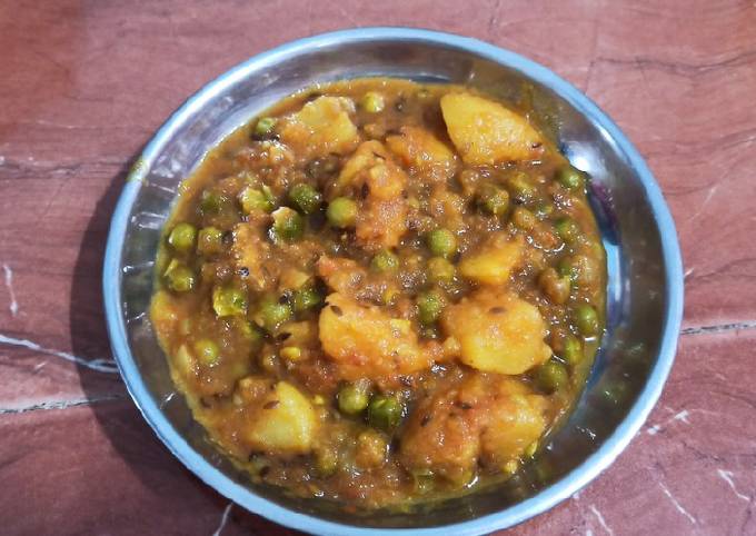 How to Make Homemade Aloo matar (In Cooker)