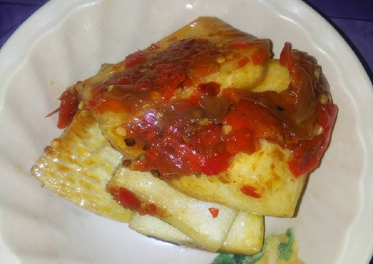 Fry yam with pepper sauce
