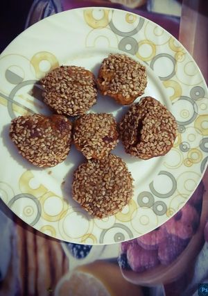 A picture of Jowar-Bajri Vada.
