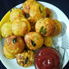 A picture of Moong Dal Appam.